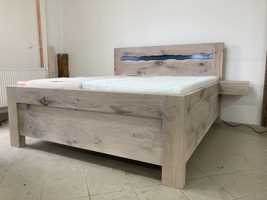 dub bělený modrá pryskyřice